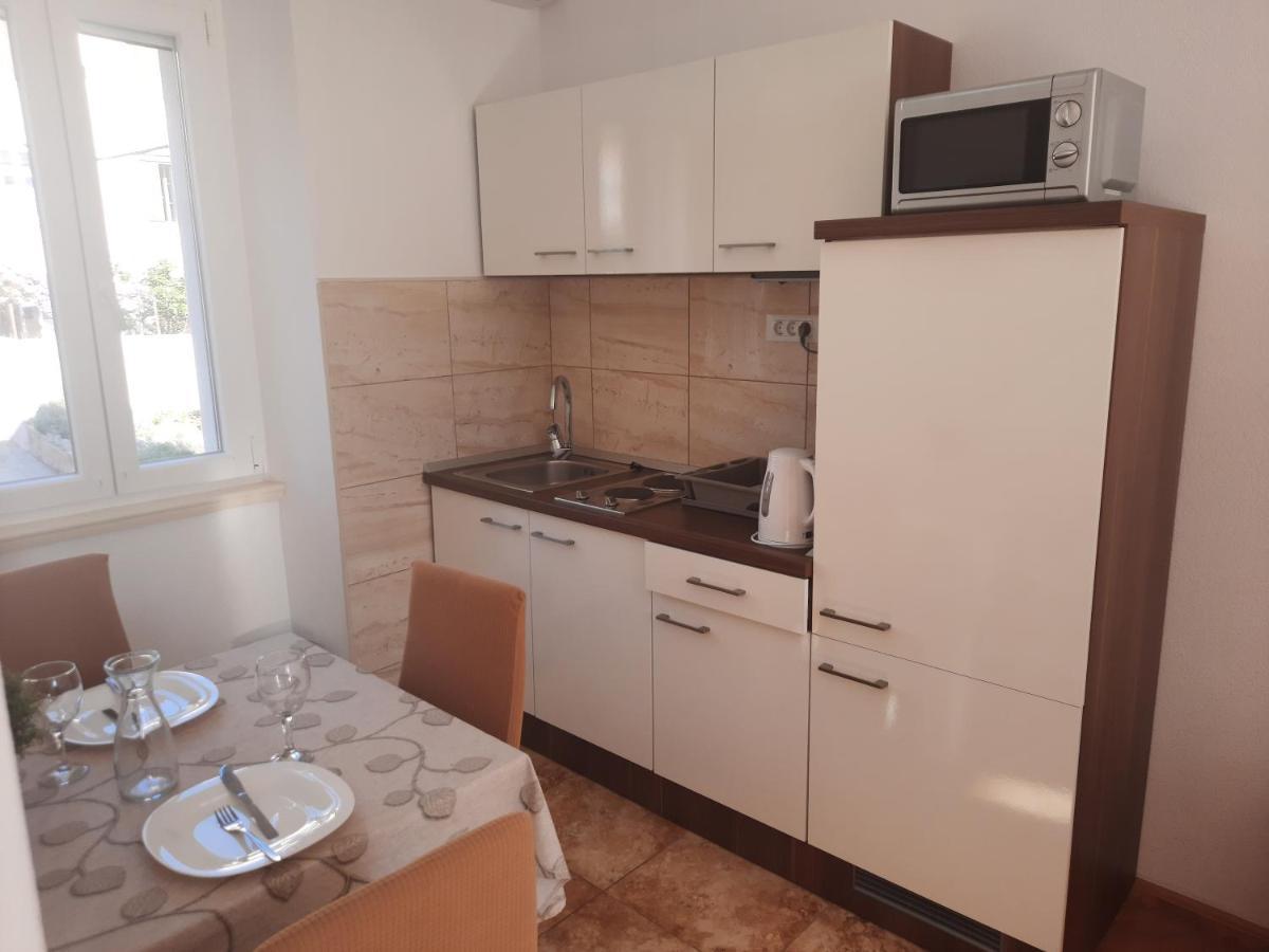 Apartments Villa Beba Komiza Luaran gambar