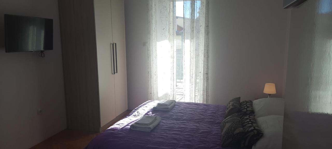 Apartments Villa Beba Komiza Luaran gambar
