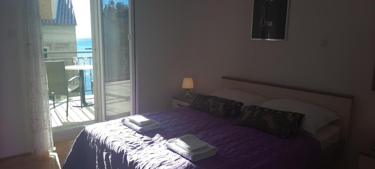 Apartments Villa Beba Komiza Luaran gambar